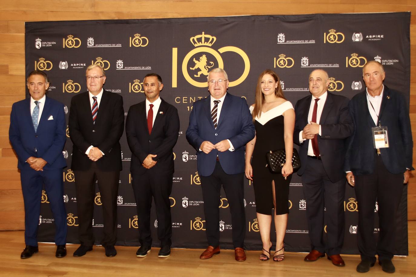 La Cultural celebra la presentación de sus actos del centenario en una multitudinaria gala celebrada en el Auditorio Ciudad de León. 