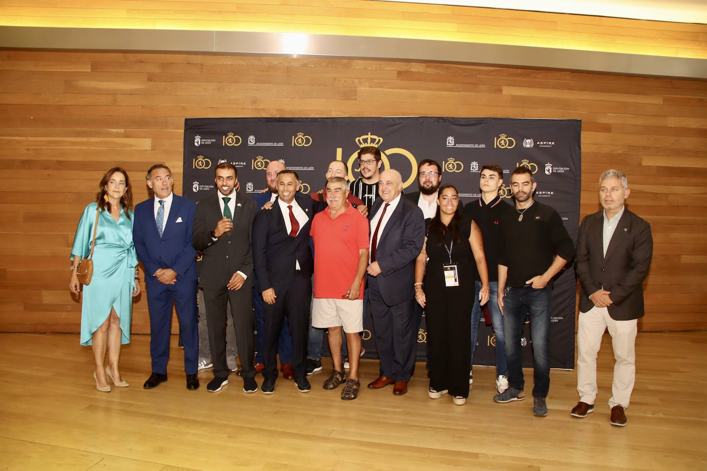 La Cultural celebra la presentación de sus actos del centenario en una multitudinaria gala celebrada en el Auditorio Ciudad de León. 