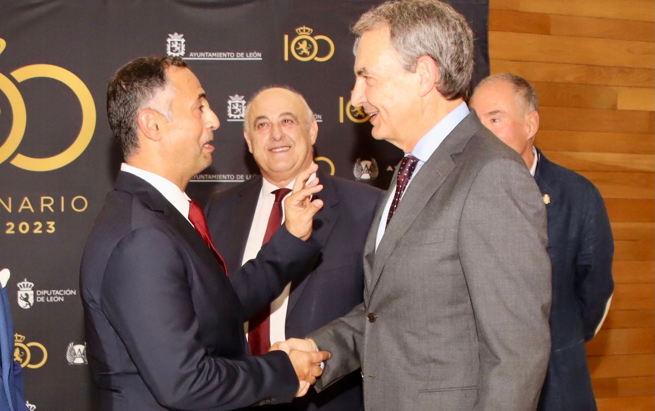 La Cultural celebra la presentación de sus actos del centenario en una multitudinaria gala celebrada en el Auditorio Ciudad de León. 