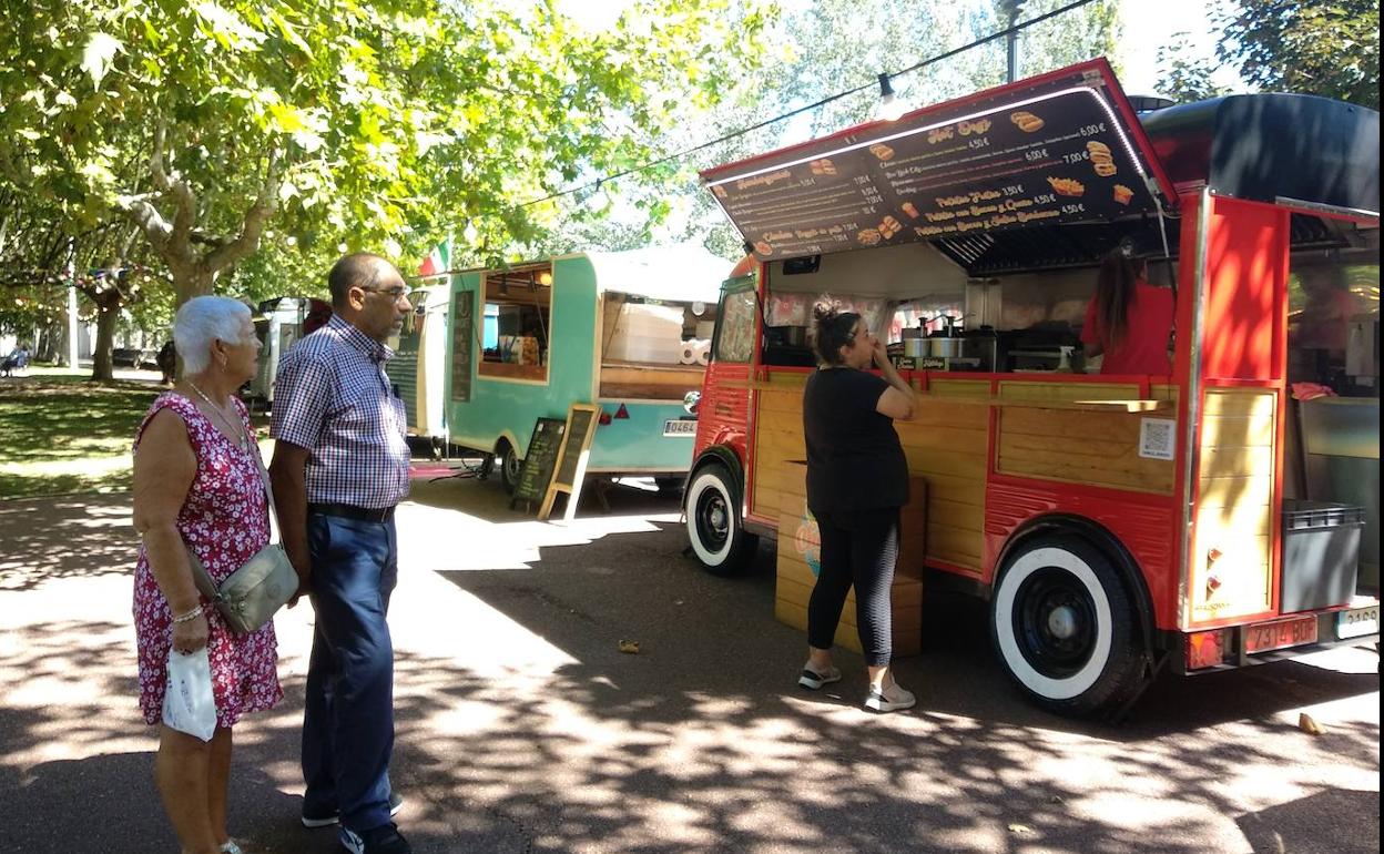 Imagen del festival gastronómico 'Come y calle' en las fiestas de la Encina de Ponferrada.