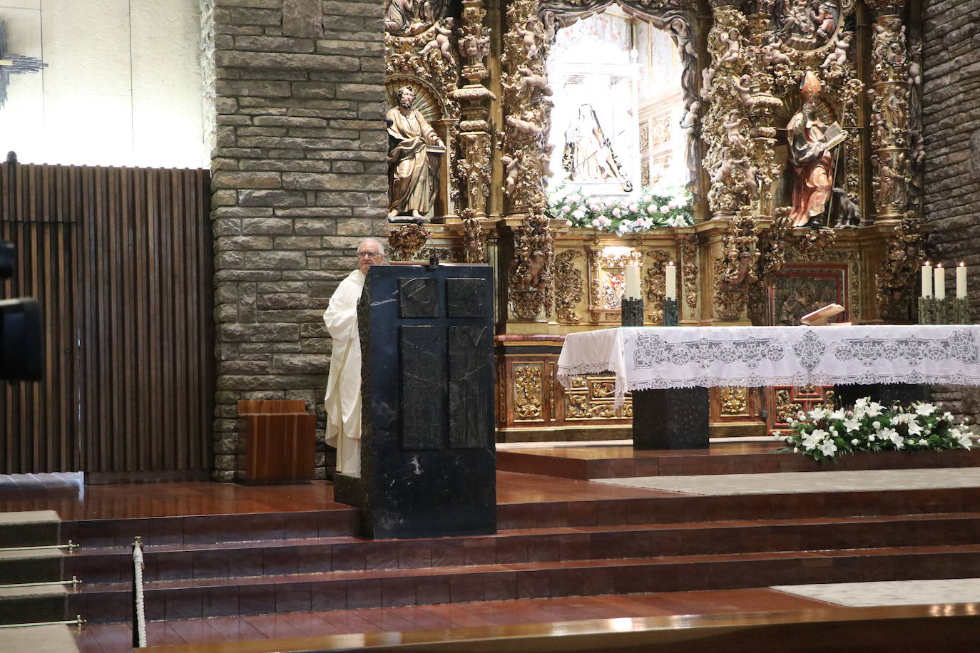 Tradicional misa del voto en honor a La Virgen del Camino.