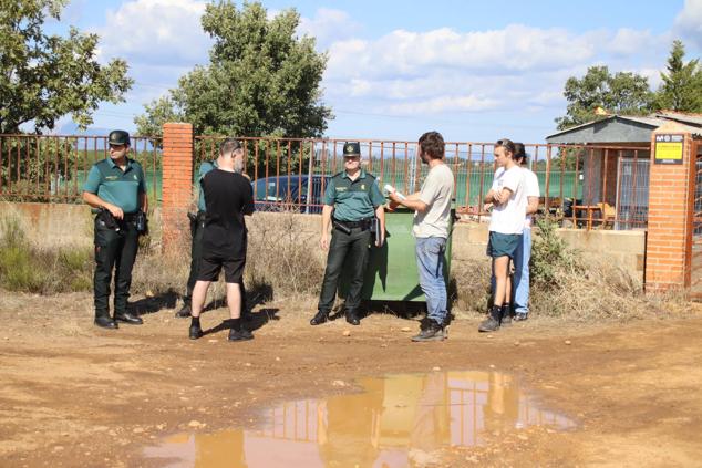 La guardia civil impide un evento musical en Sariegos