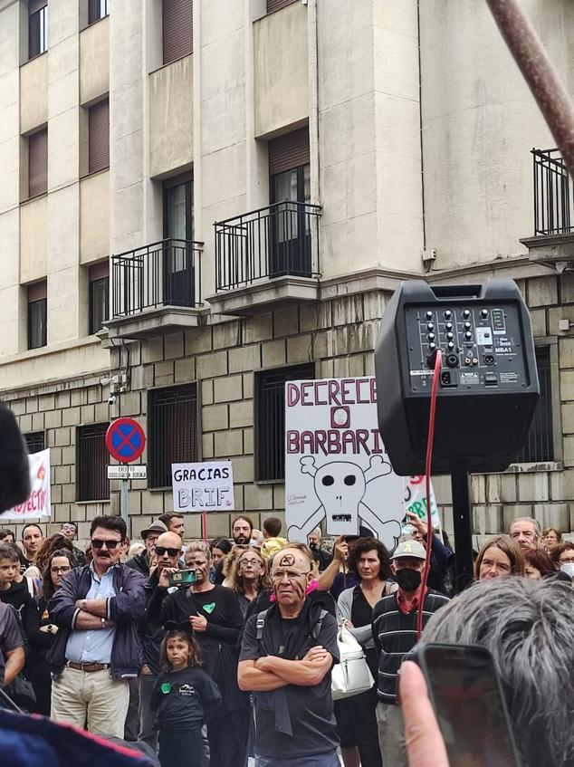 Fotos: El Teleno se alza contra el campo de tiro