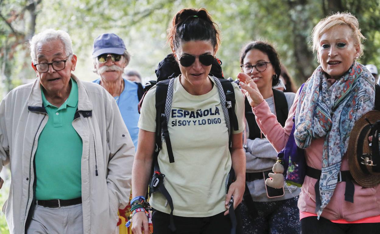 Macarena Olona, durante su recorrido por el Camino de Santiago.