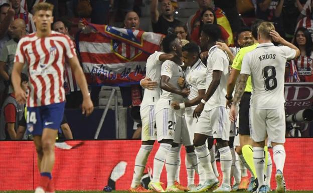 Rodrygo y Valverde bailan por Vinicius en el Metropolitano