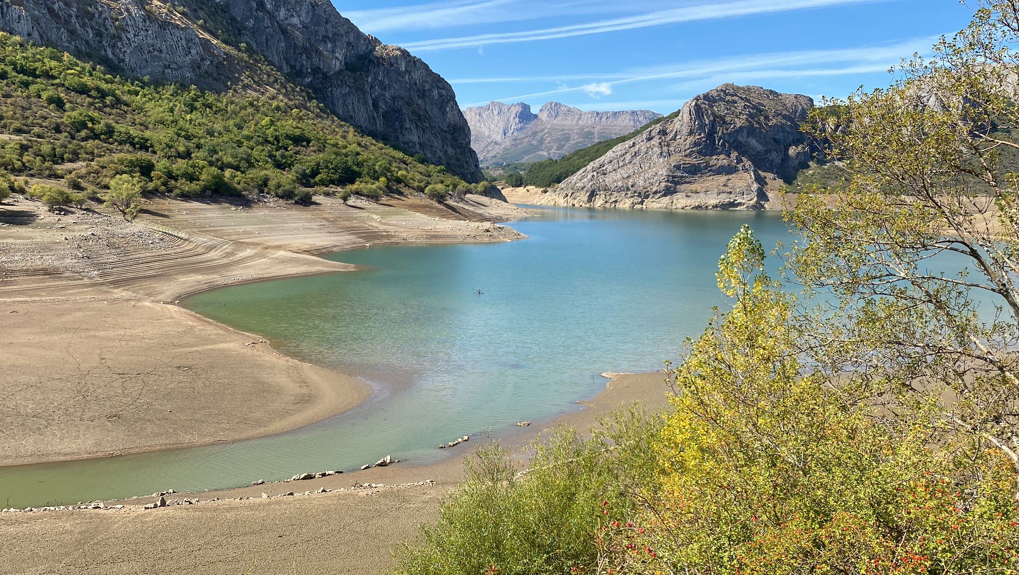 Fotos: Estado en el que se encuentra el pantano del Porma