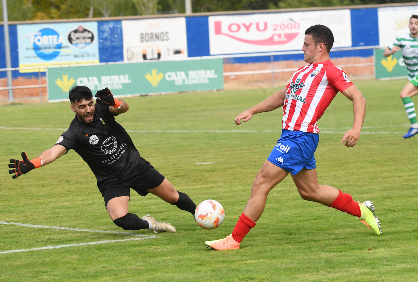 Fotos: Partido entre el Tordesillas y La Virgen