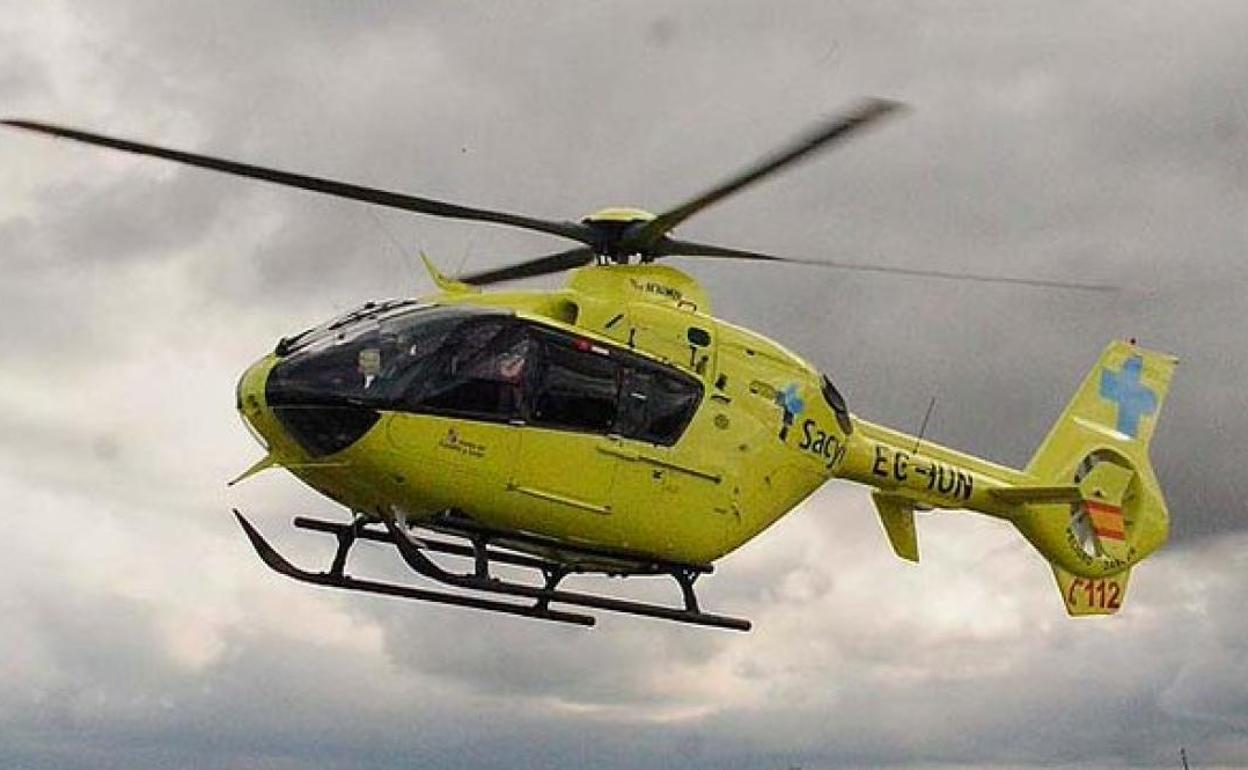 Imagen del helicóptero del Sacyl.