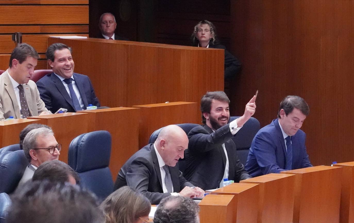 Primera sesión del pleno de las Cortes de Castilla y León, que comienza con las preguntas orales de la sesión de control al Ejecutivo..