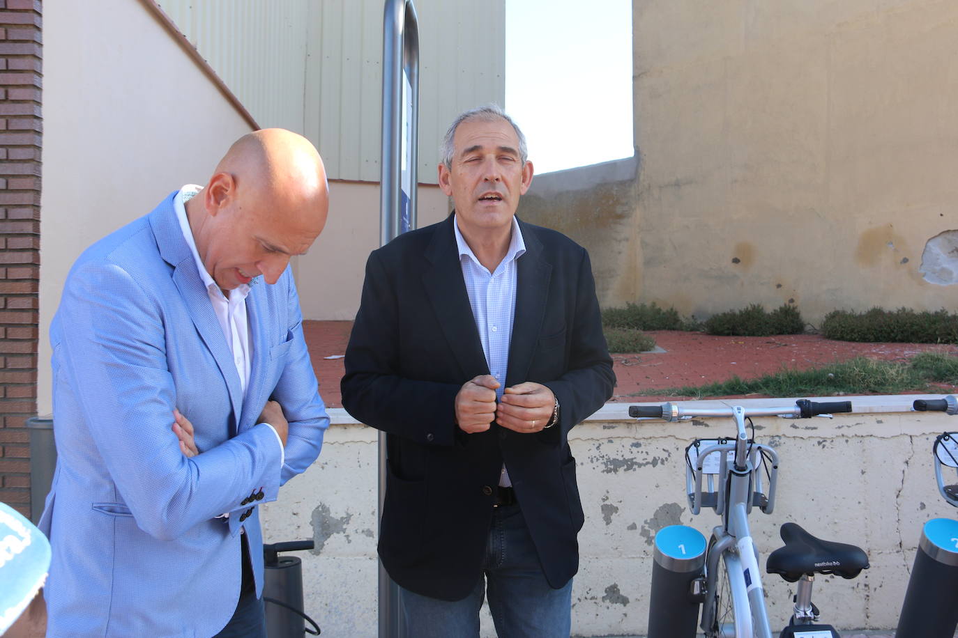 Presentación de la nueva estación de préstamo de bicicletas en Puente Castro.