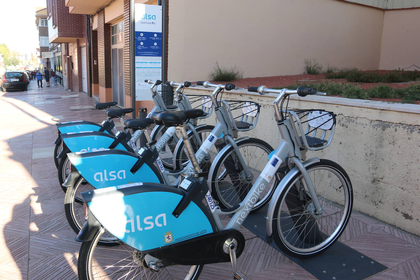 Presentación de la nueva estación de préstamo de bicicletas en Puente Castro.