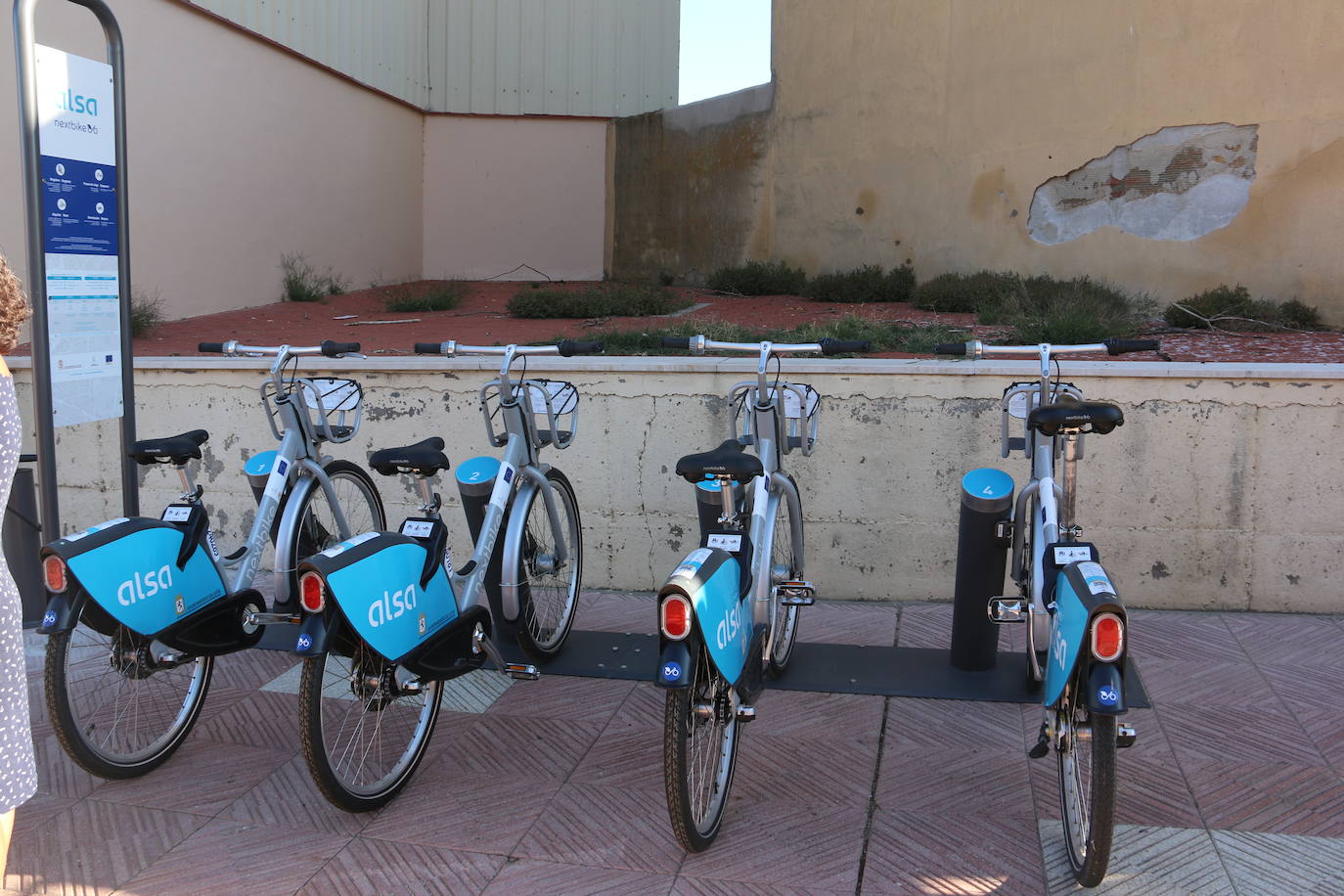 Presentación de la nueva estación de préstamo de bicicletas en Puente Castro.