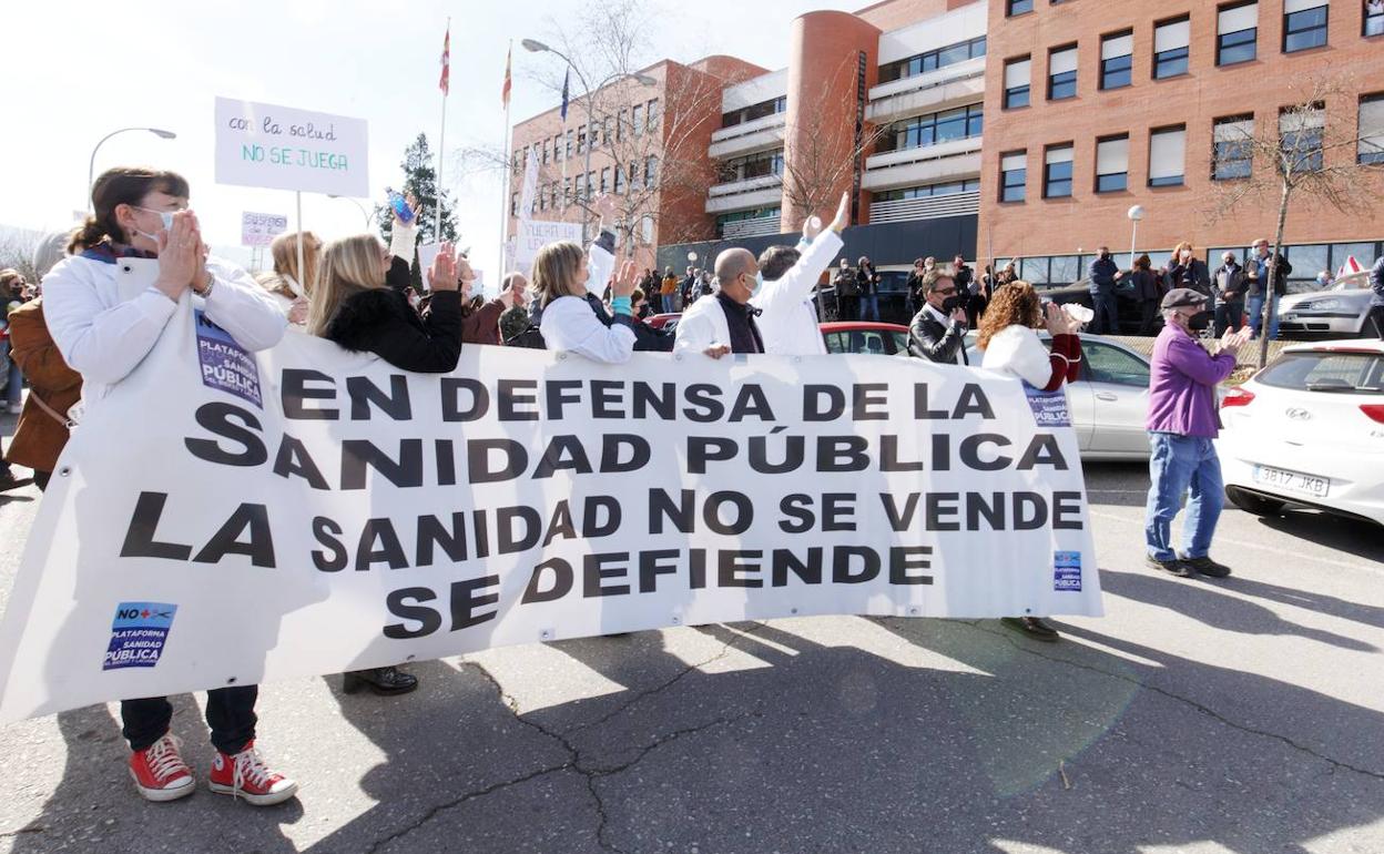 Marcha blanca en defensa de la sanidad pública del Bierzo y Laciana.