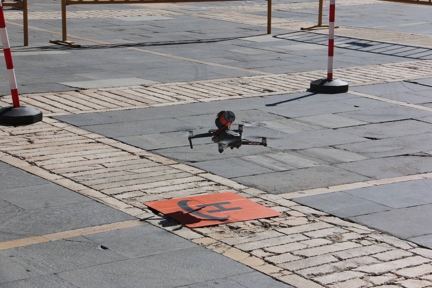 Primer vuelo en la capital de la Unidad de Drones de la Policía. 