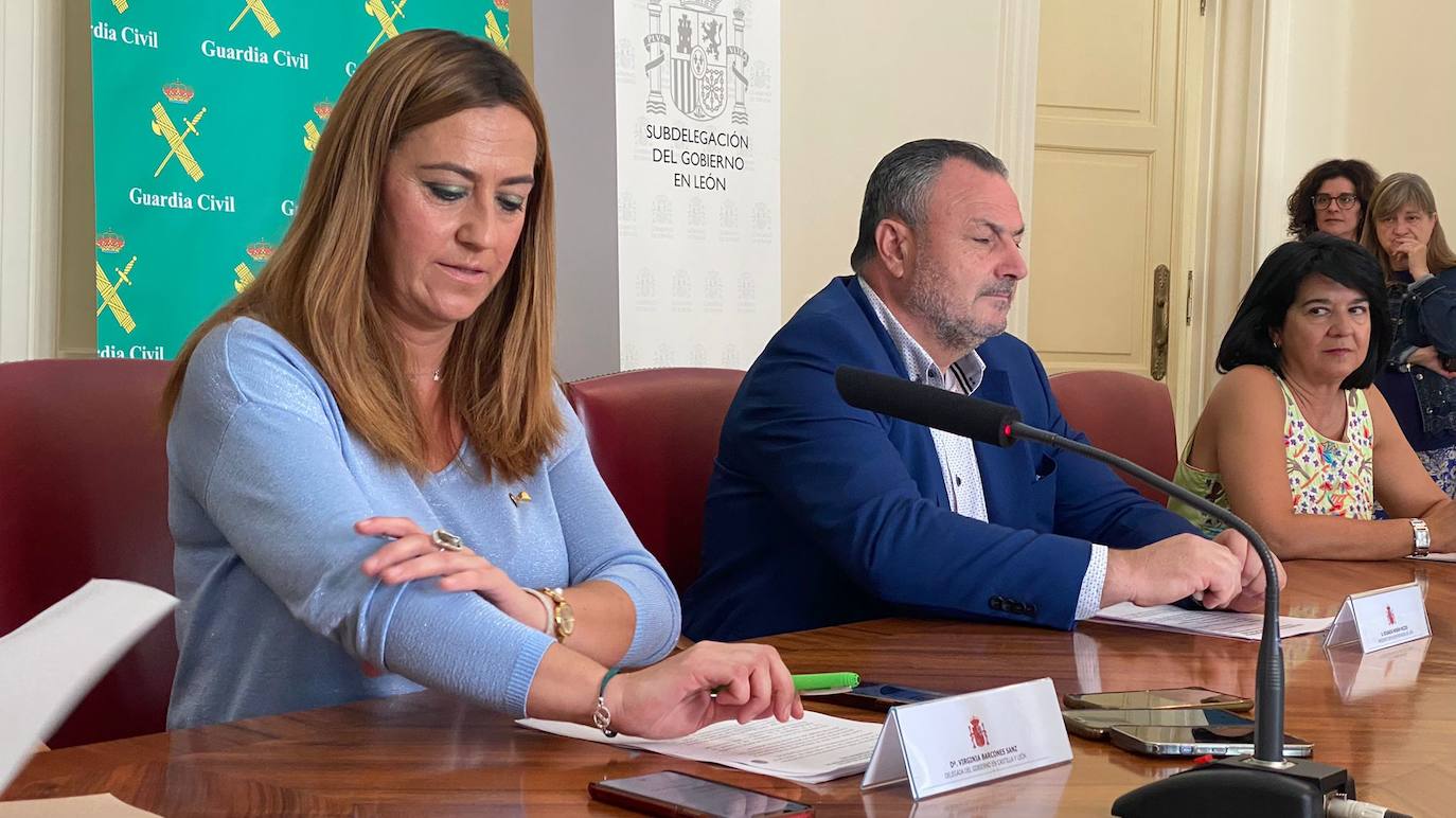 La delegada del Gobierno en Castilla y León, Virginia Barcones, presenta el programa de actividades para la semana institucional de la Guardia Civil 2022. También asisten el alcalde de León, José Antonio Diez; el presidente de la Diputación de León, Eduardo Morán; el subdelegado del Gobierno, Faustino Sánchez; la delegada territorial de la Junta de Castilla y León, Ester Muñoz, y el coronel jefe interino de la Comandancia de la Guardia Civil en León, Julio Gutiérrez. 