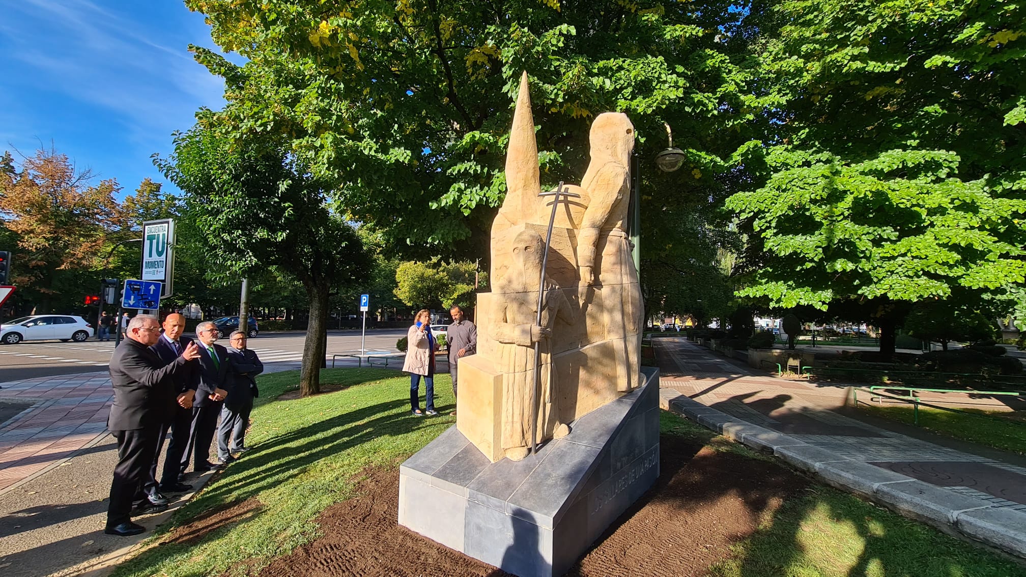 Fotos: Inauguración del monumento al papón en León