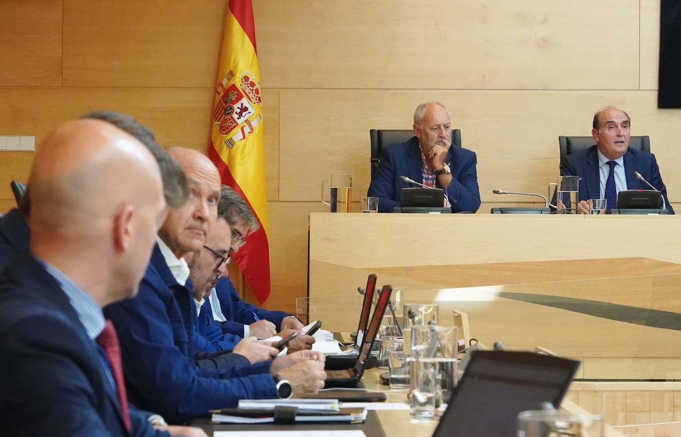 Fotos: Comparecencia del comisionado de Transparencia para presentar la Memoria de 2021