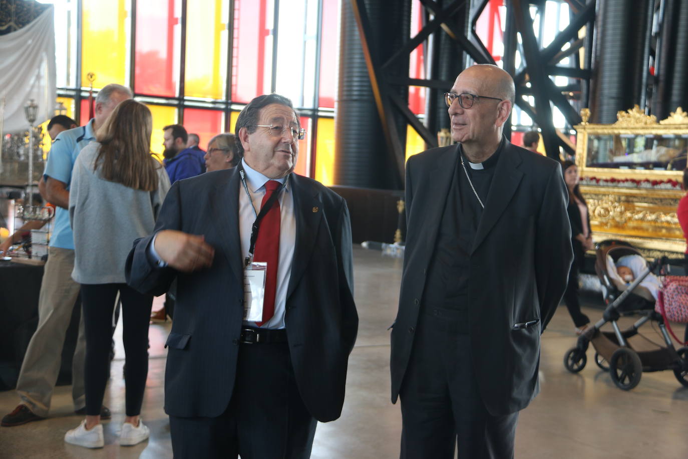 Fotos: Las cofradías preparan sus pasos para la procesión magna