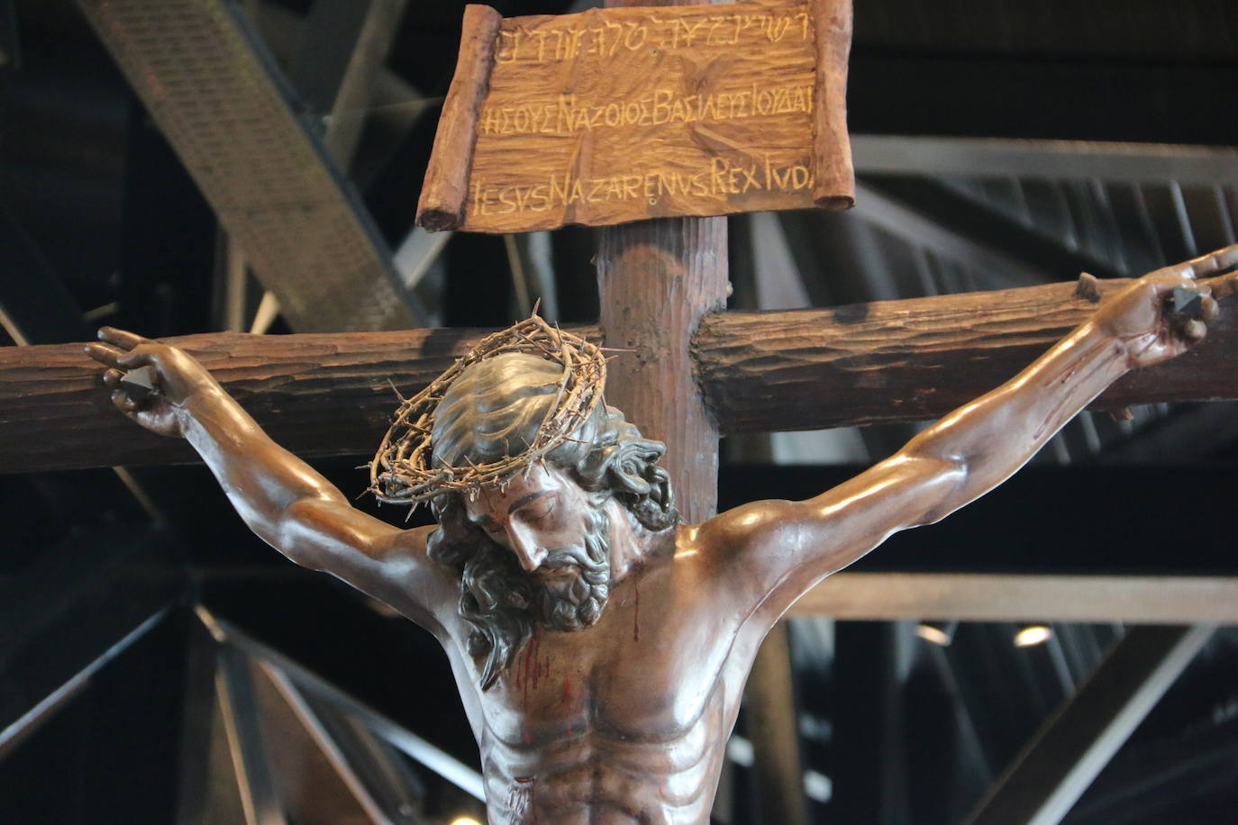 Fotos: Las cofradías preparan sus pasos para la procesión magna