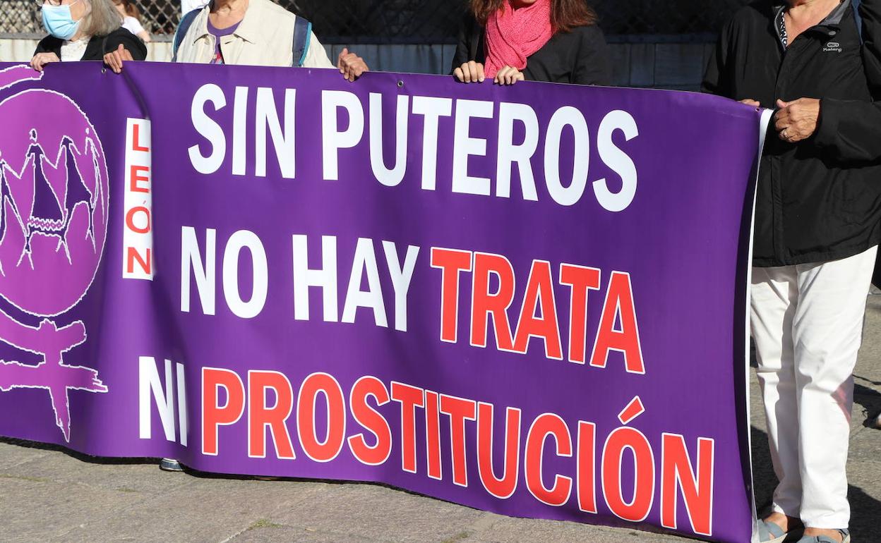 Concentración contra la prostitución en León.