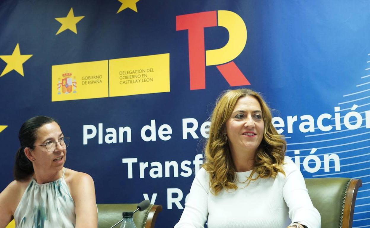 La delegada del Gobierno en Castilla y León, Virginia Barcones, acompañada por la subdelegada del Gobierno en Valladolid, Alicia Villar. 