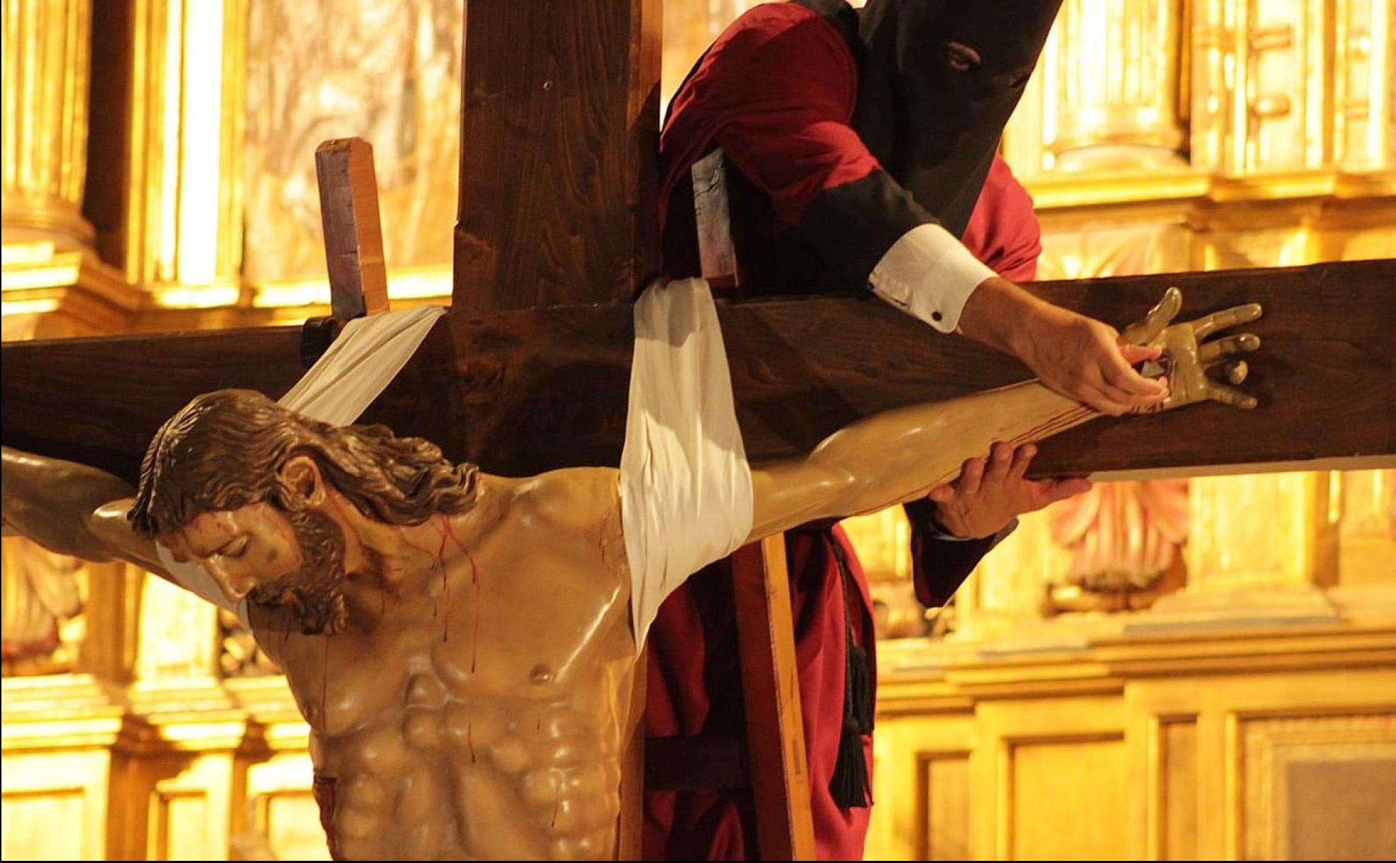 Acto del Desenclavo en el Encuentro Nacional de Cofradías. La apertura marca el camino a un intenso fin de semana. 