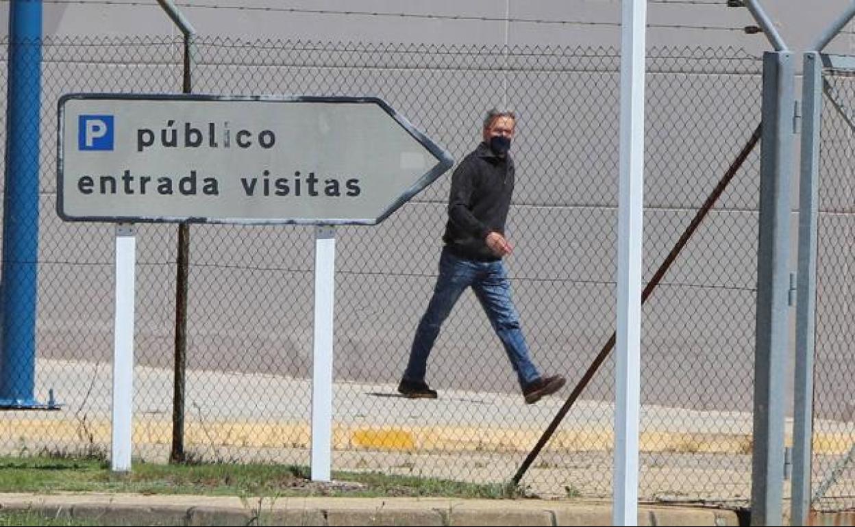 El expoliítico y exconcejal de Ponferrada, Pedro Muñoz, la jornada en la que abandonó la prisión.