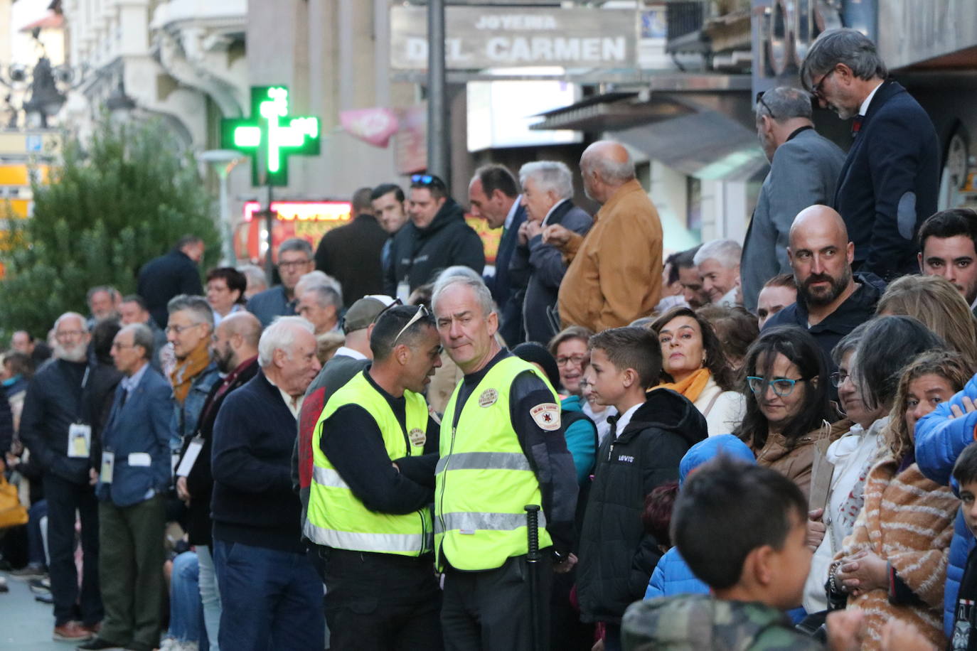 El 33 Encuentro Nacional de Cofradías celebra la magna procesión' 'Passio Legionensis' como acto central de su programación.