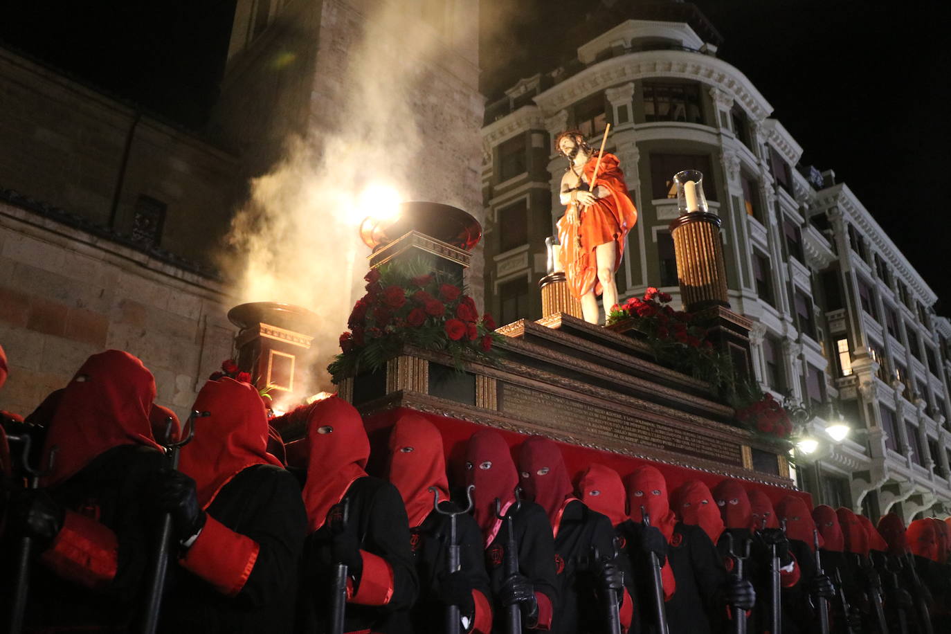 El 33 Encuentro Nacional de Cofradías celebra la magna procesión' 'Passio Legionensis' como acto central de su programación.