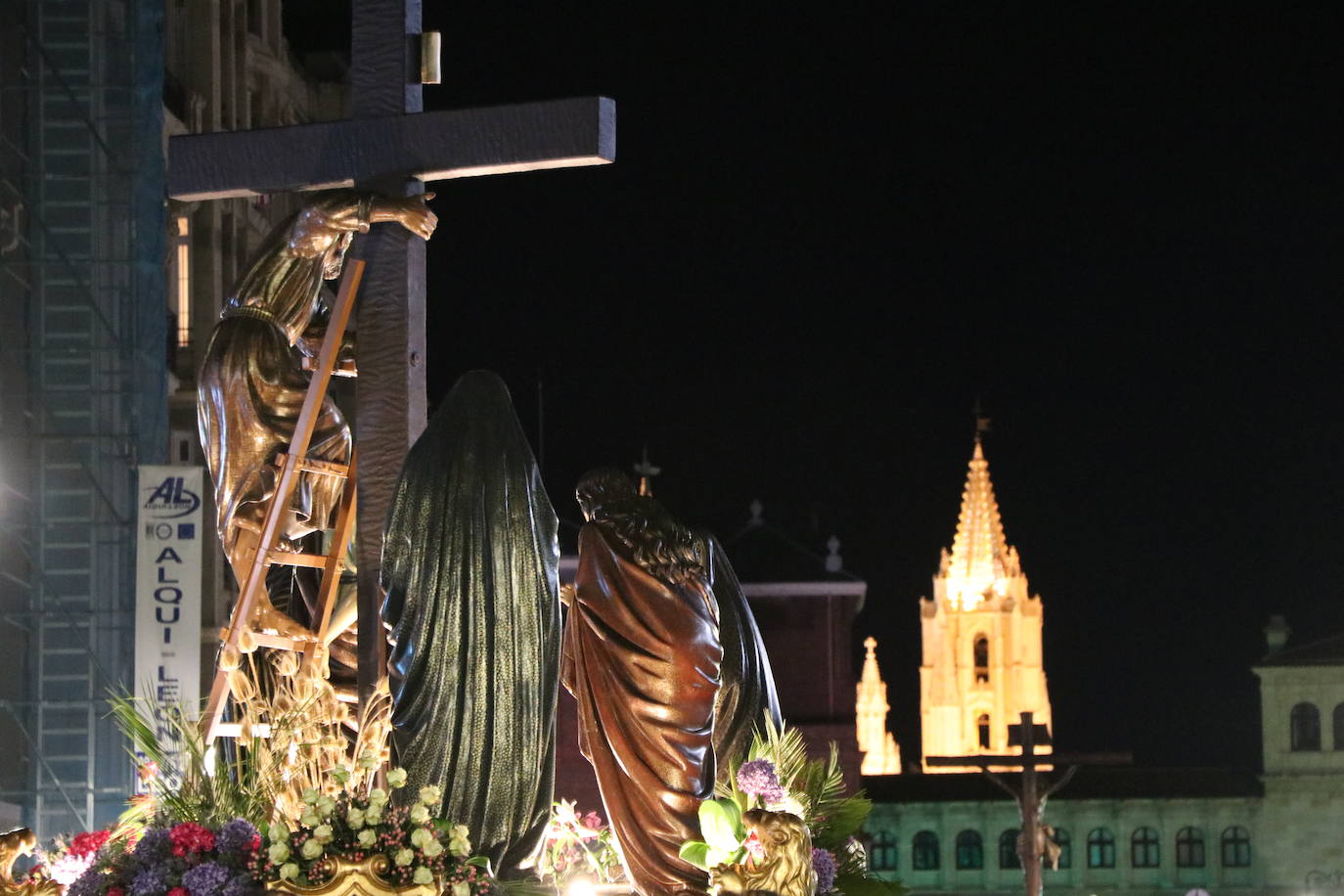 El 33 Encuentro Nacional de Cofradías celebra la magna procesión' 'Passio Legionensis' como acto central de su programación.