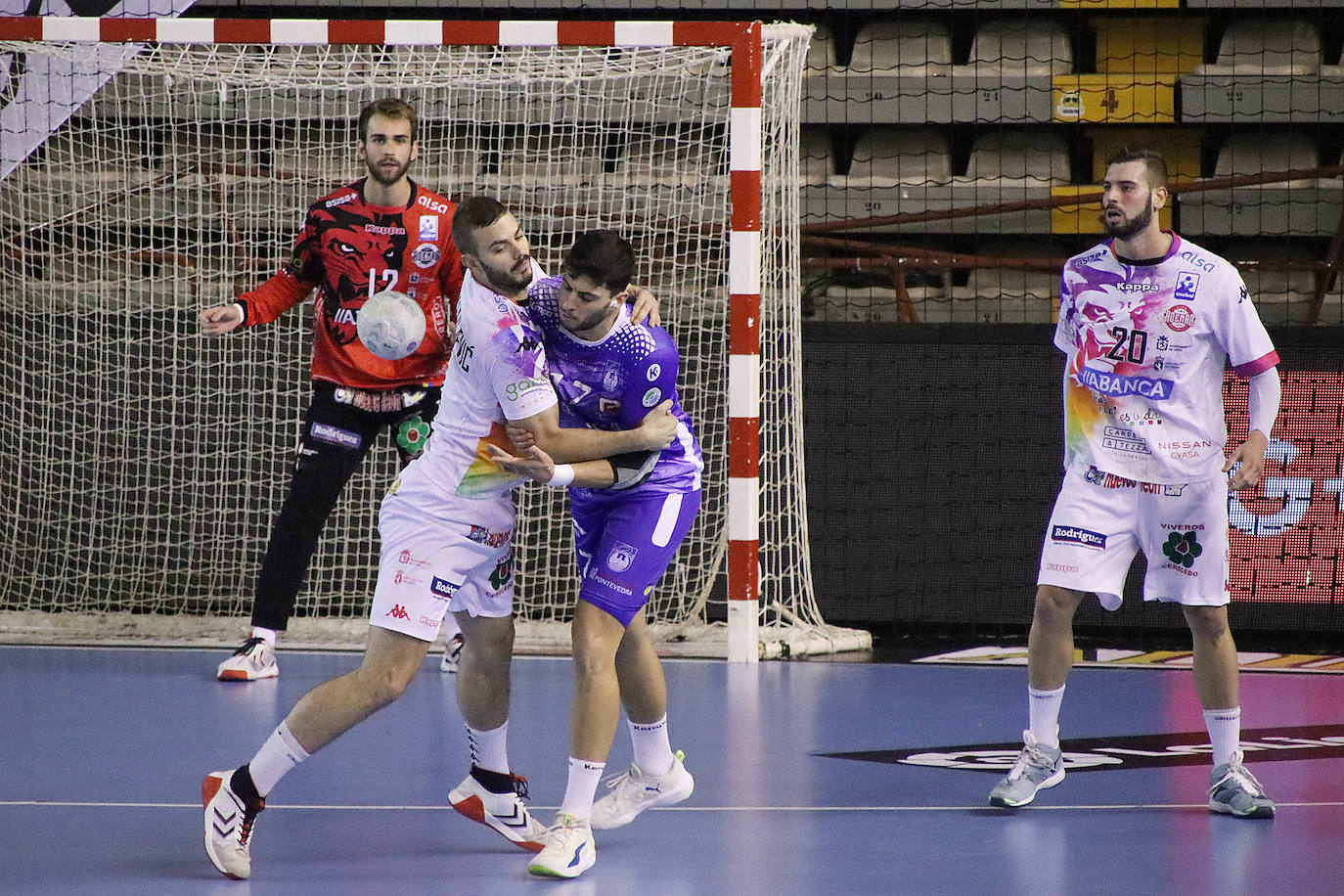 El conjunto marista juega su segundo partido como local ante el Cisne en la cuarta jornada de la Liga Sacyr Asobal