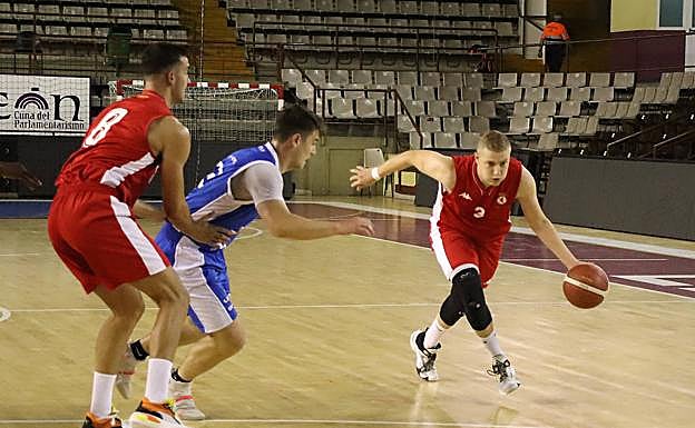 Galería. Domínguez fue uno de los líderes del equipo leonés.