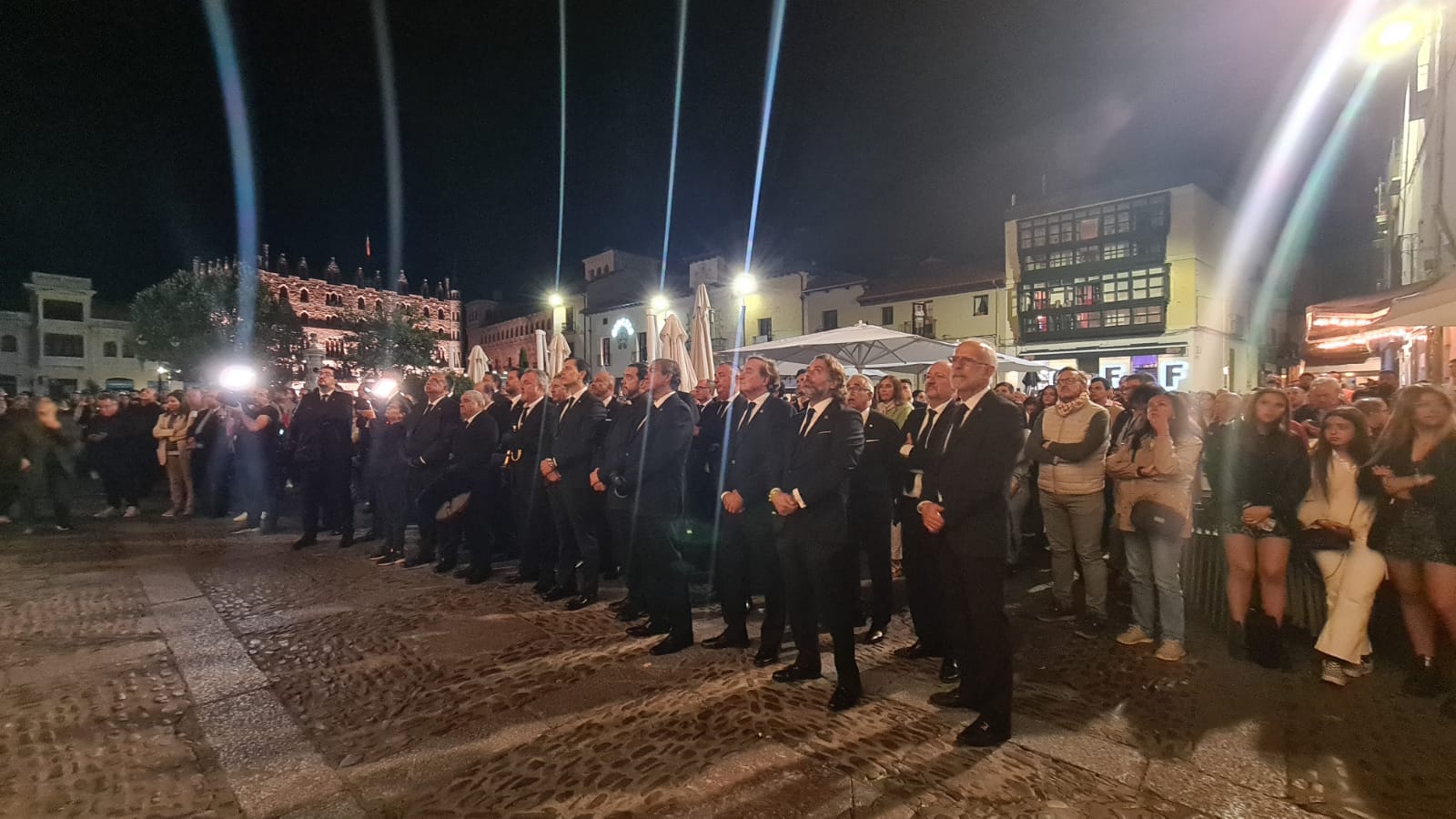 El coronel Julio Andrés Gutiérrez, jefe de la Comandancia de la Guardia Civil en León, durante la alocución