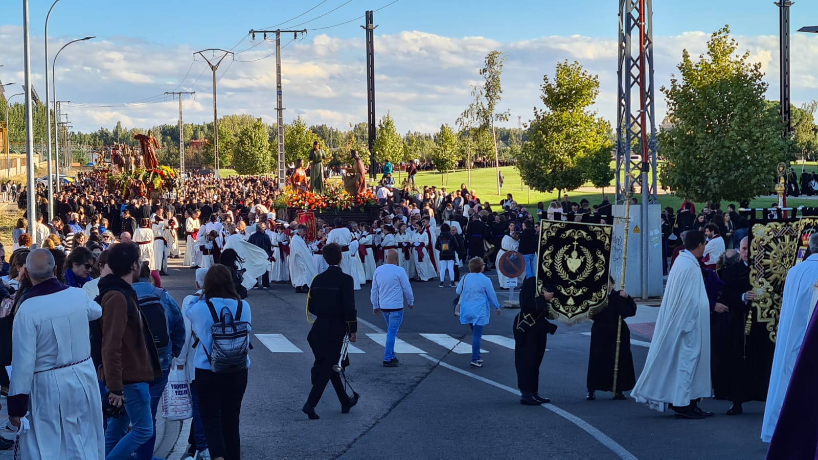 Fotos: Salida de la procesión magna de León