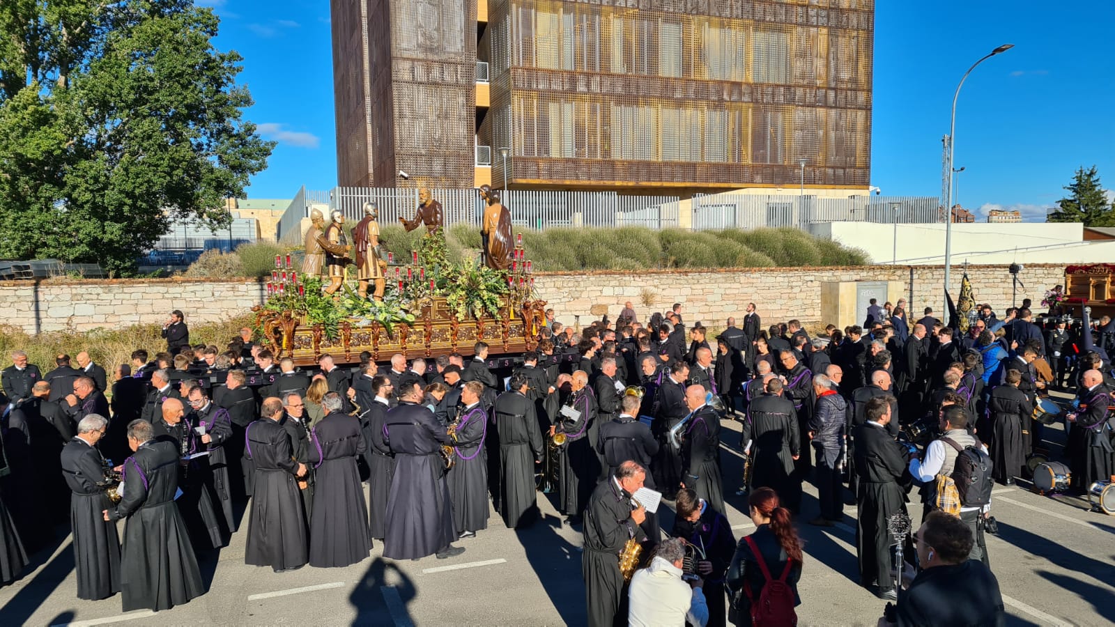 Fotos: Salida de la procesión magna de León