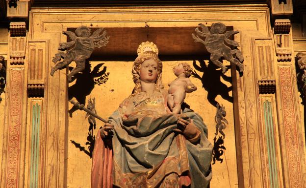 Galería. La secuencia que hace la luz del sol en las escenas del retablo del Monasterio de Sandoval.