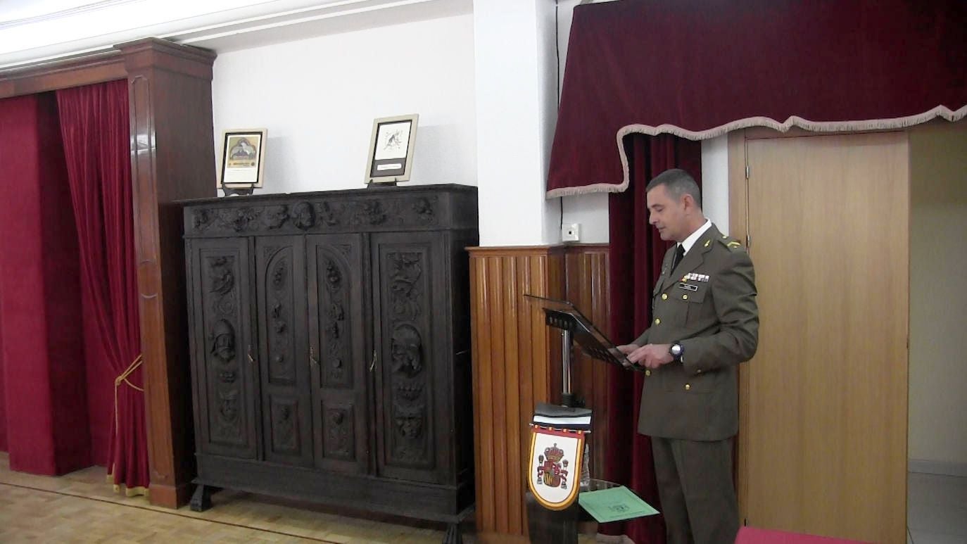 Dos medallas al mérito militar y entrega de diplomas en el aniversario de Defensa en León | La Subdelegación de Defensa en León, que comenzaba a funcionar el 25 de septiembre de 1995, realiza un acto de celebración con el objetivo de seguir trabajando con «compromiso e integridad». 