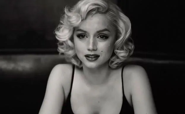 Ana de Armas es Marilyn Monroe en 'Blonde'.