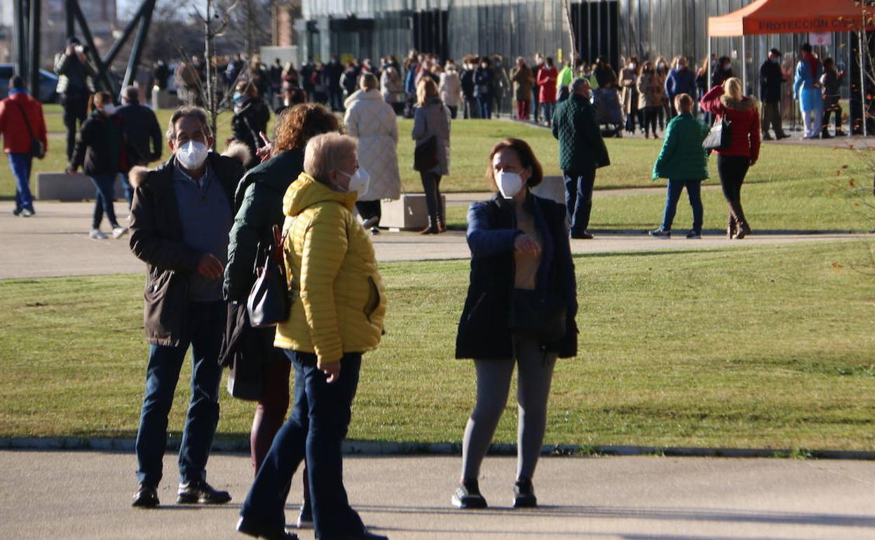 El Palacio de Exposiciones durante los cribados masivos quese realziaron durante 2020 y 2021 para el control de la pandemia. 