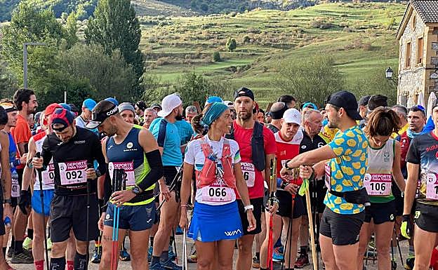 Los corredores se preparan para la salida.