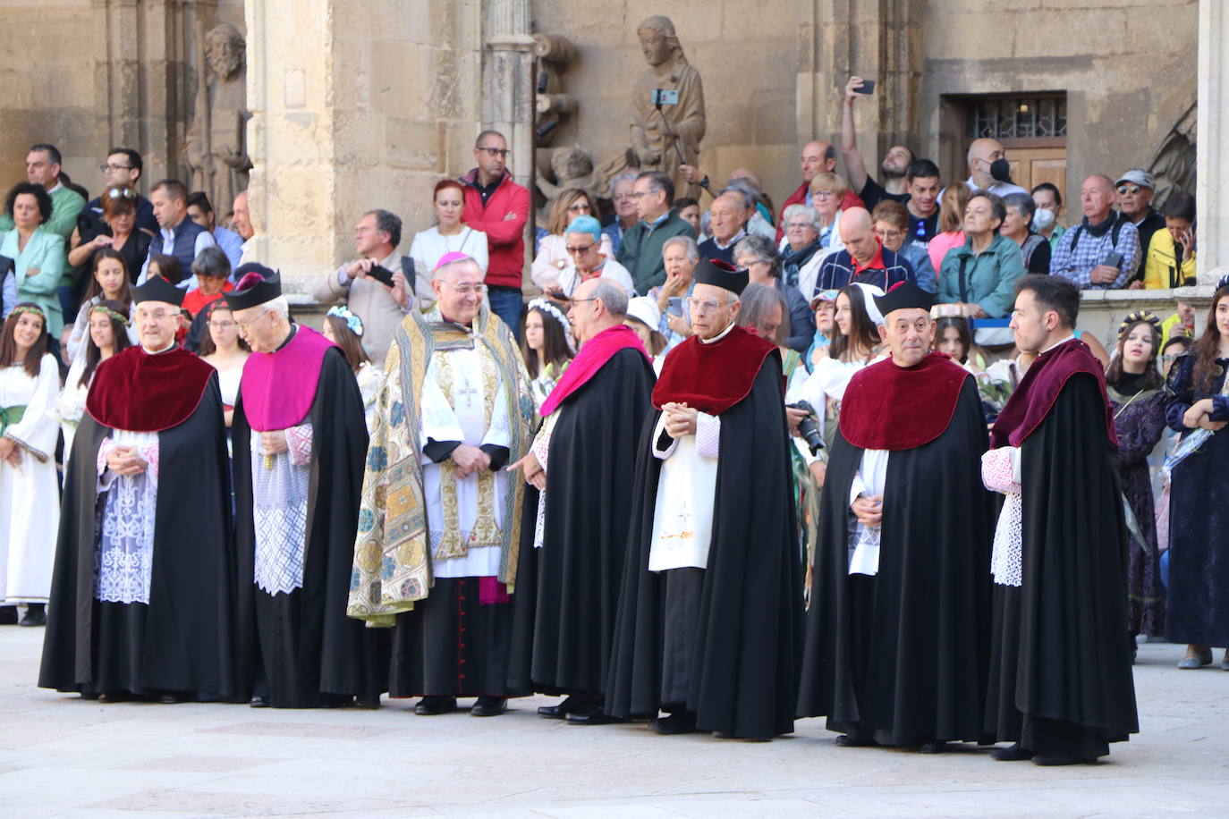 Acto de las Cantaderas durante las fiestas de San Froilán.