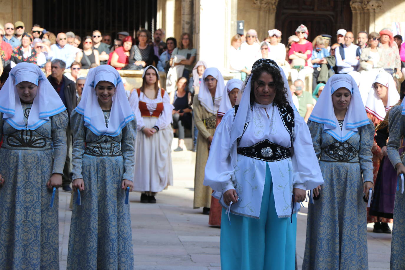 Acto de las Cantaderas durante las fiestas de San Froilán.