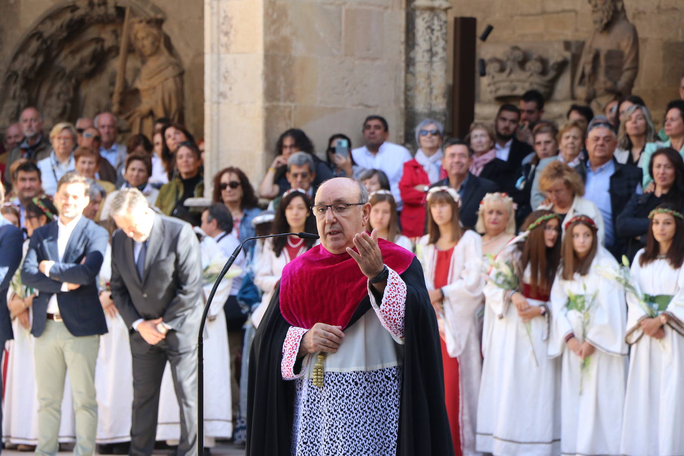 Acto de las Cantaderas durante las fiestas de San Froilán.