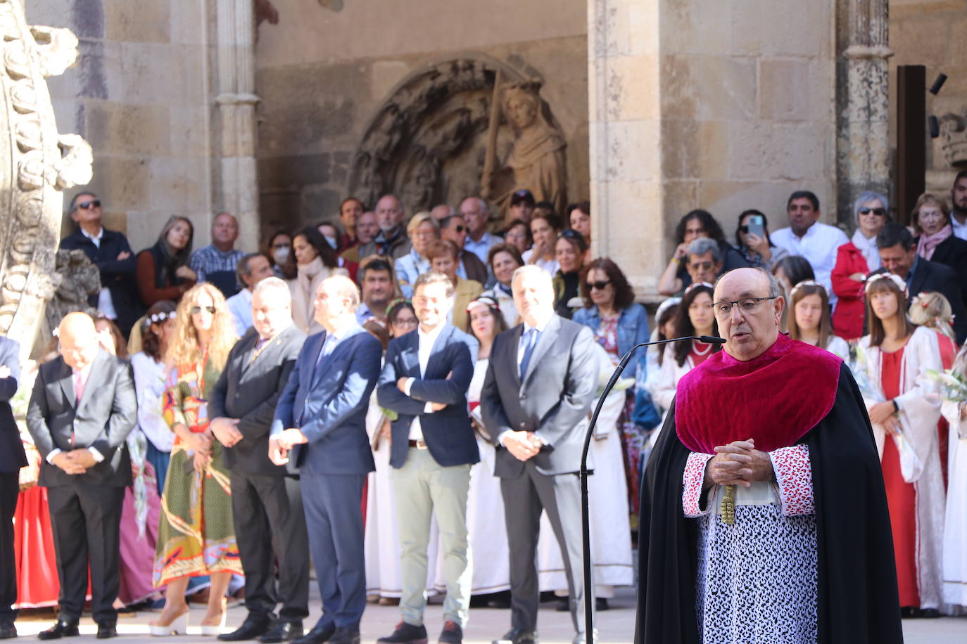 Acto de las Cantaderas durante las fiestas de San Froilán.