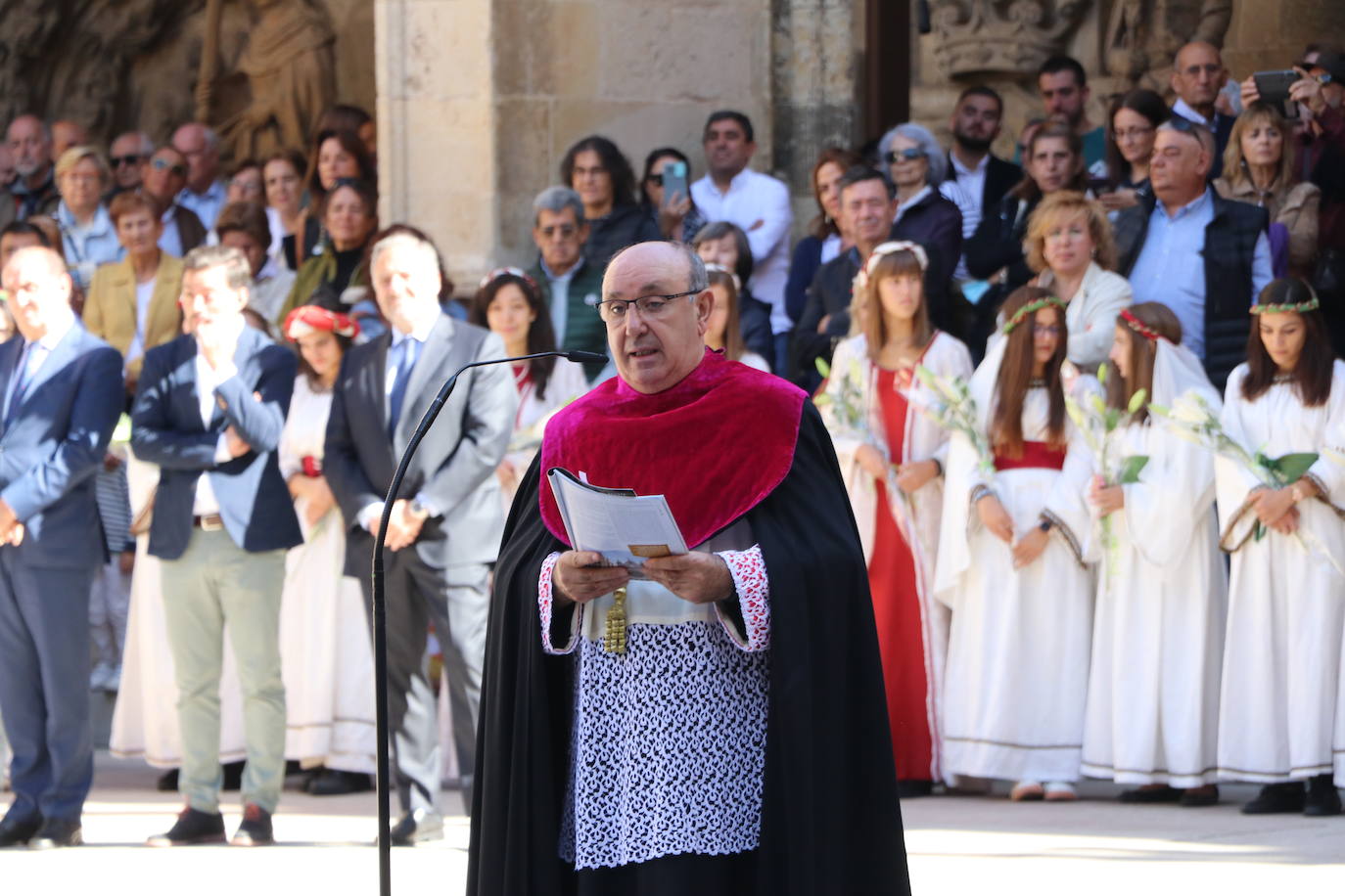 Acto de las Cantaderas durante las fiestas de San Froilán.