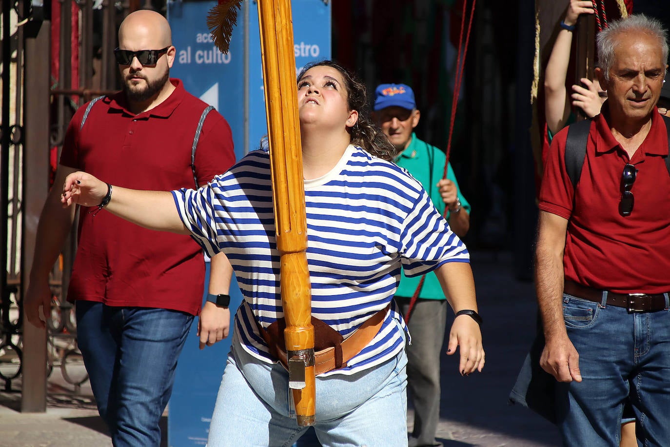 Más de 300 pendones inundan León a través de la mirada de Peio García.