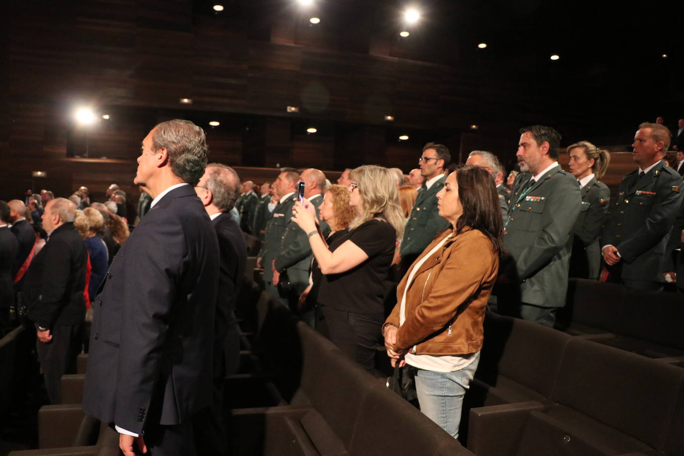 Fotos: Entrega de la Medalla de Oro de León a la Guardia Civil