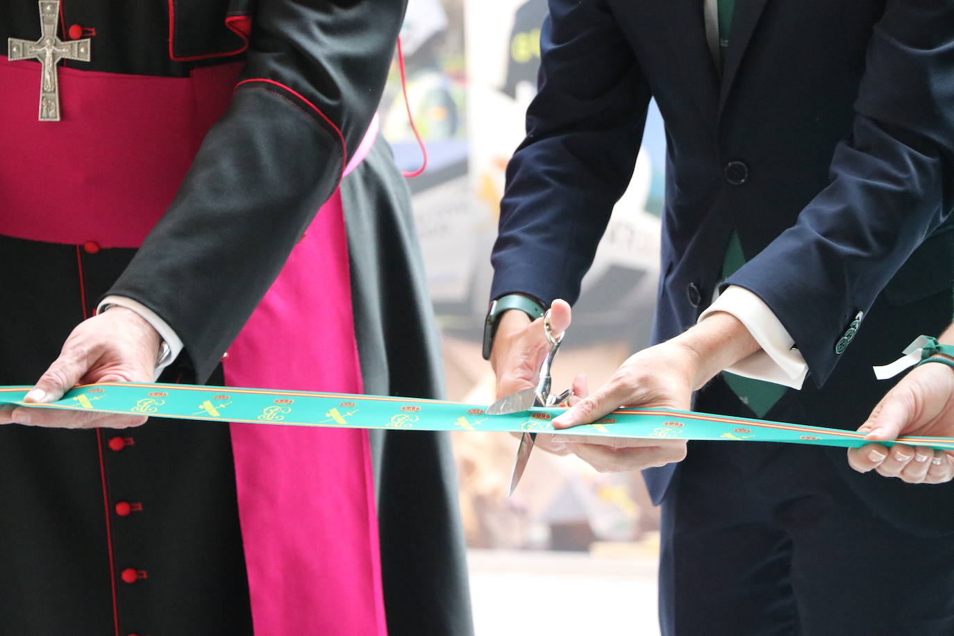 Fotos: Inauguración de la exposición de la Guardia Civil en León