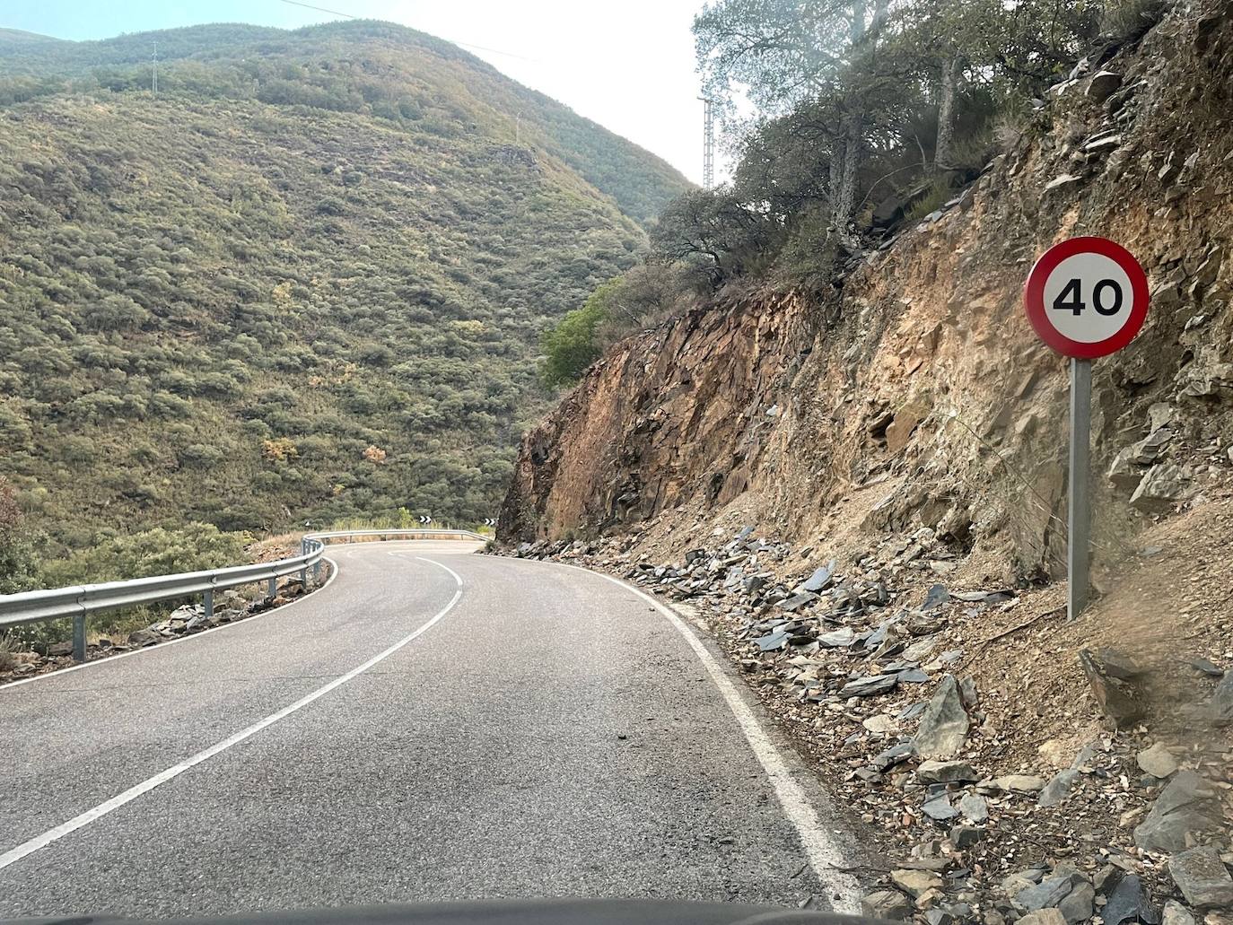 UPL demanda a la Junta el arreglo de la carretera LE-7311 en la comarca de La Cabrera.