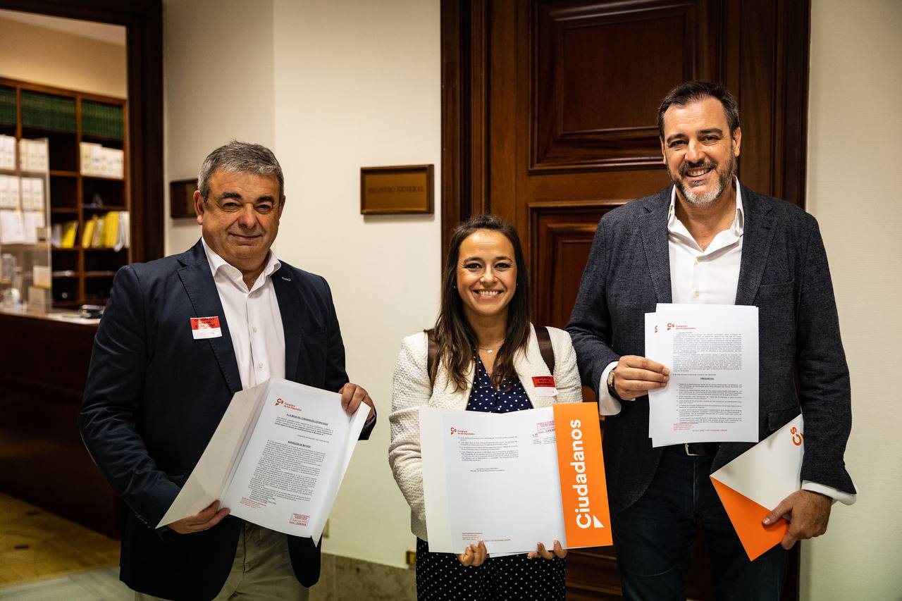 El diputado nacional Juan Ignacio López-Bas y la coordinadora autonómica de Cs en Castilla y León, Gemma Villarroel piden explicaciones en el Congreso sobre la presencia del noroeste peninsular en el programa Mercancías 30